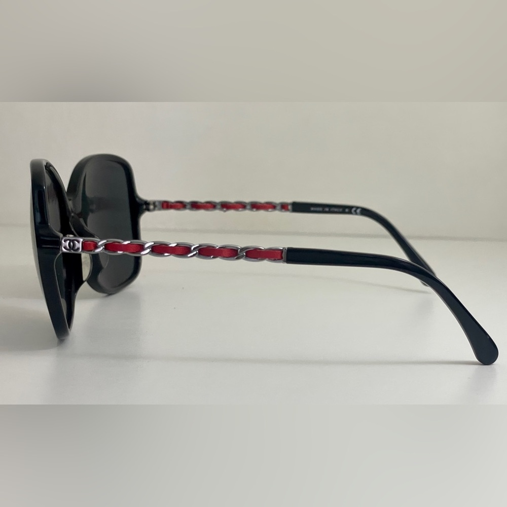 CHANEL Sunglasses, Metal Chain with Red Leather